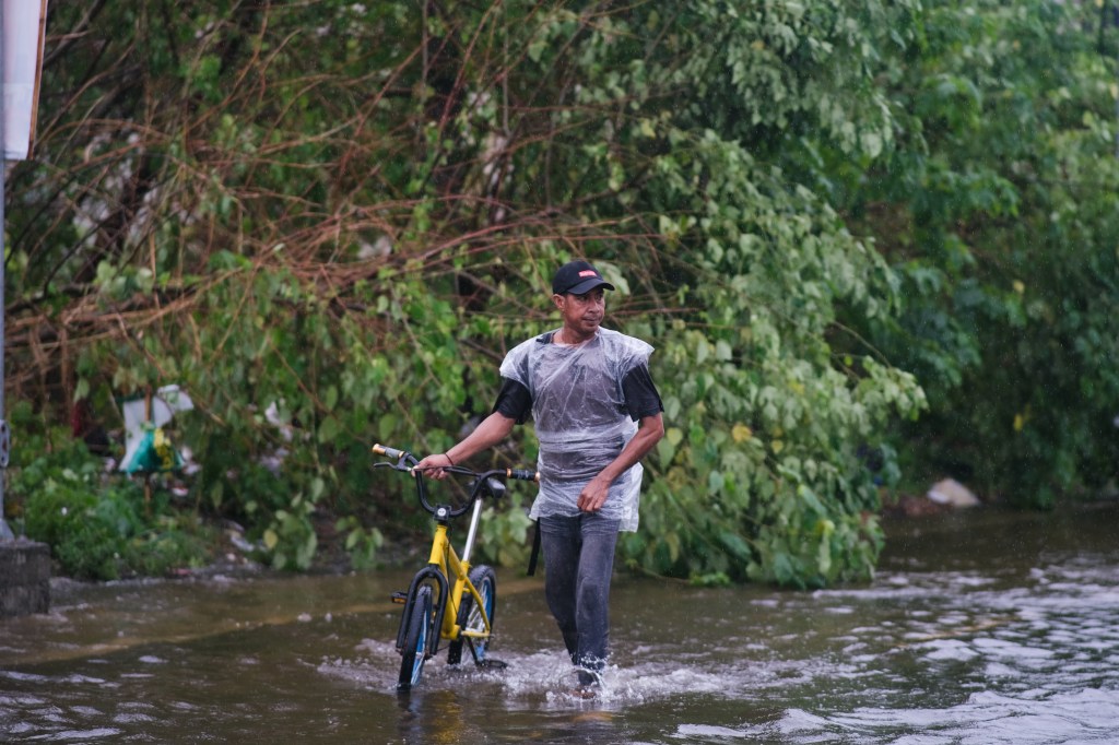 Bagyong ‘Aghon’, hinagupit ang&nbsp;UPLB